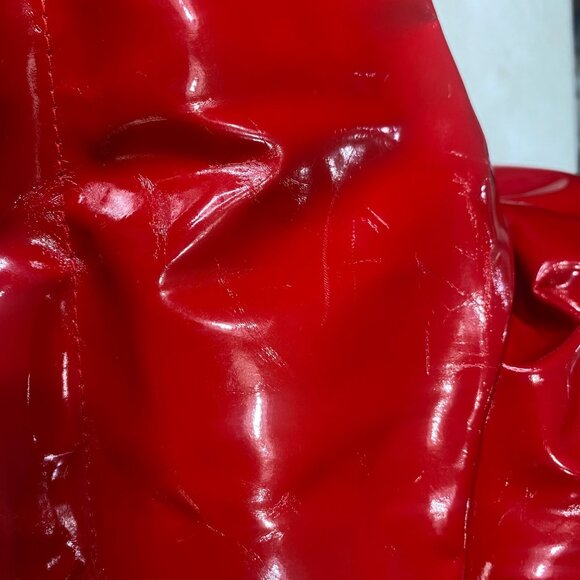 PrettyLittleThing Size M Red Glossy Quilted Puffer Jacket Cropped READ - Picture 11 of 16